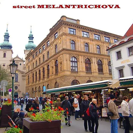 Old Town Square * Praga